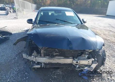 2016 Mercedes-Benz C 300 z USA, uszkodzony, nr VIN 55SWF4JB5GU131936